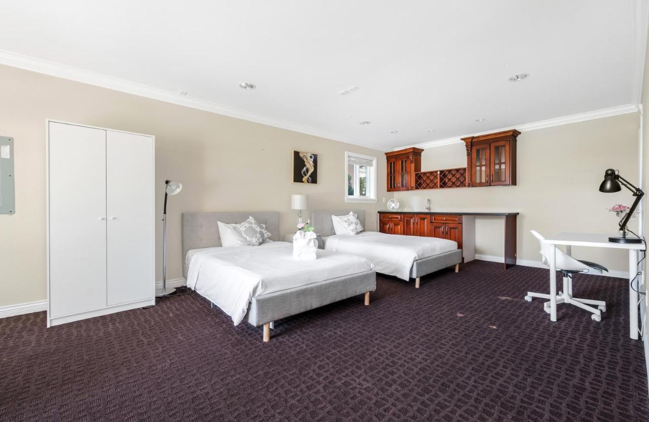 Share Home 1Bd Suite In 코퀴틀람 외부 사진